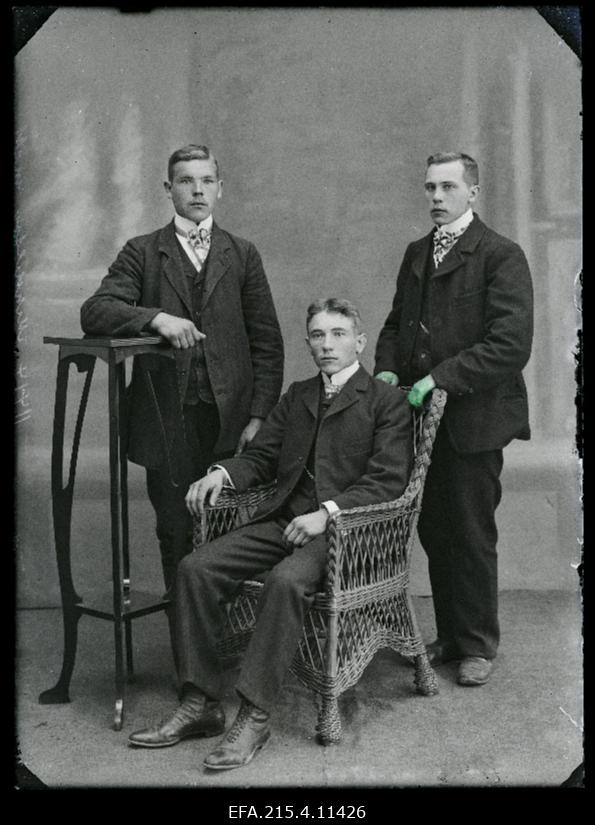 Grupp mehi, (foto tellija Mihkelson).