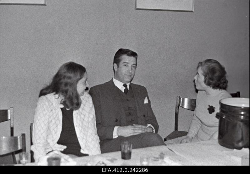 Tallinna Kaubamaja töötajate nääripeol.