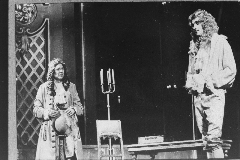 Stseen M. Bulgakovi näidendist "Moliére" Eesti NSV Riiklikus Vene Draamateatris. Moliére - L. Ševtsov ja Louis - A. Rjazantsev (paremal).