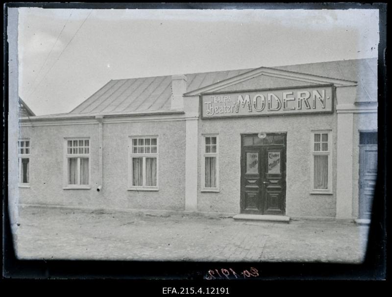 Kino "Teater Modern" Eesti Käsitööliste Seltsi majas.