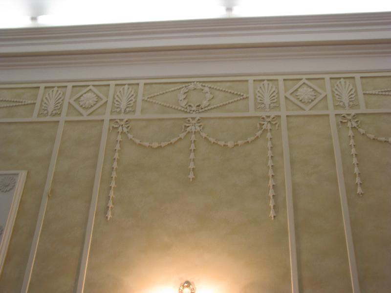 Puurmani mõisa sisevaade. Kipsdekoor.