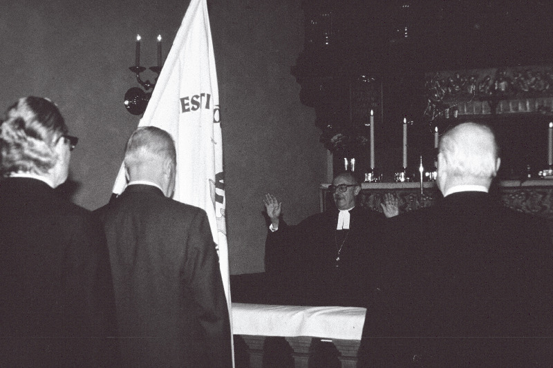 Eesti Sõjaveteranide Ühingu Rootsis lipu õnnistamine Stockholmi Jakobi kirikus 01.06.1980