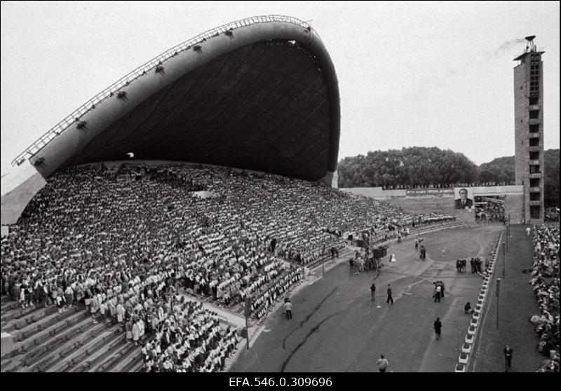 Laulu ja tantsupidu.