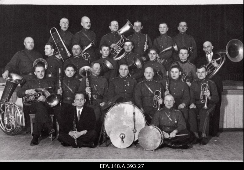 Kaitseliidu Petseri Maleva orkester. Orkestrijuhtide kursused. Orkester paraadidel ja tähtpäevadel Tallinnas, Petseris ja mujal.