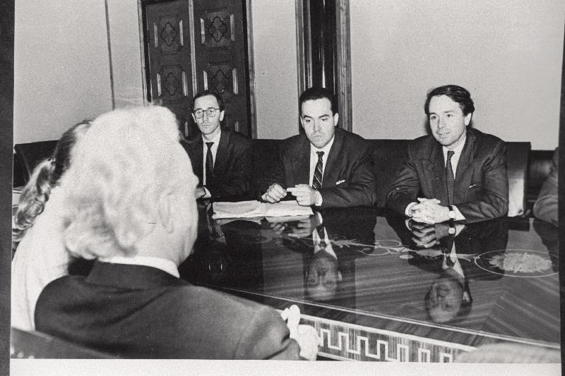 Prantsuse Vabariigi väliskaubanduse riigisekretär Jean-Noël Jeanneney (paremalt 1.) vastuvõtul Eesti Vabariigi Ülemnõukogu esimehe Arnold Rüütli juures.