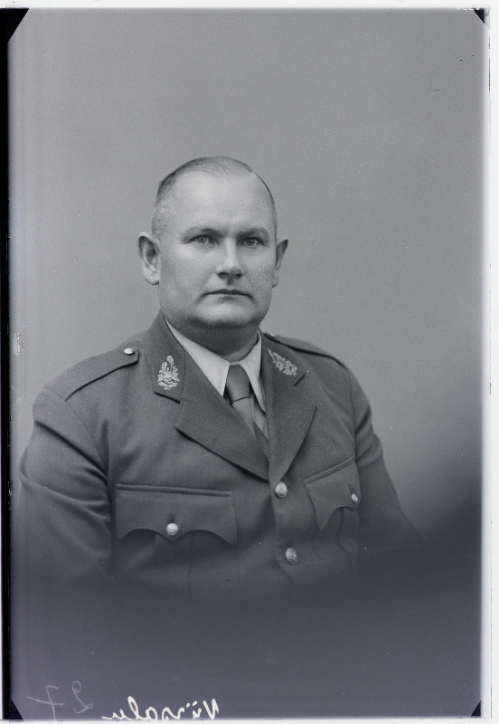 Viirsalu, Harald - Eesti sõjaväe ohvitser.