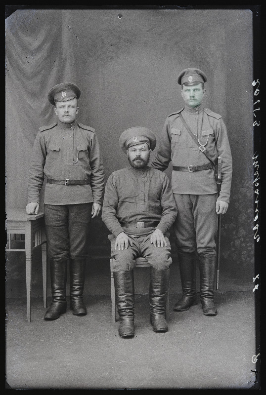 Grupp sõjaväelasi, (foto tellija Taranoff [Taranov]).