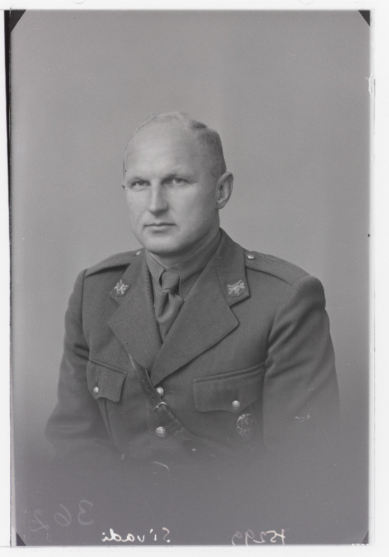 Sõjaväe Varustusvalitsuse ballistikajaama ülem leitnant Aleksander Sivadi (Sivard).