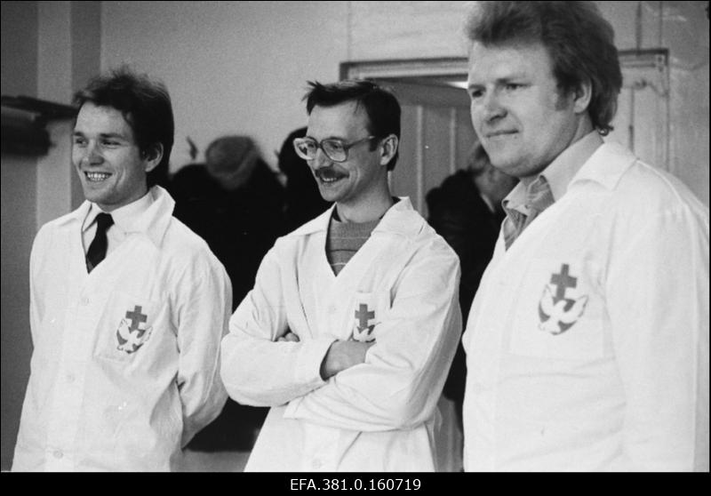 Eesti Kristlik Heategevusmissioon avab  Narvas heategevusliku köögi. Missiooni korraldajad (vasakult) P. Demjantšuk, A. Ivanov, A. Zurbakov.