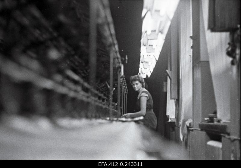 "Punane Koit" cottonkuduja Valve Tibar, ENSV Ülemnõukogu saadik