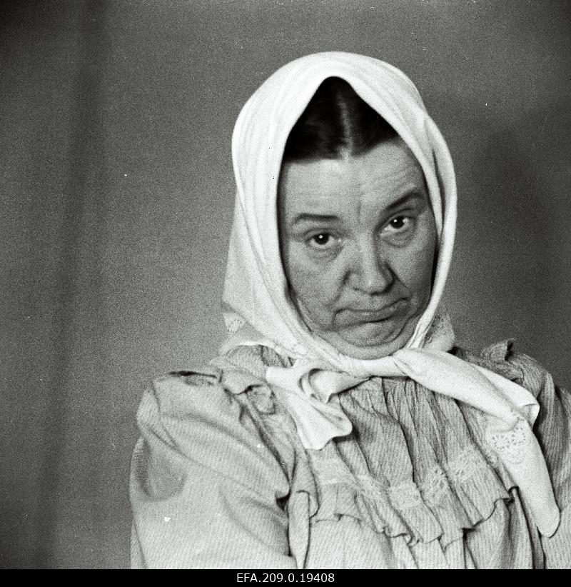 Actor Lisl Lindau Silluxe in Eve's play by A. Hindi Where are you going, Comrade Director?