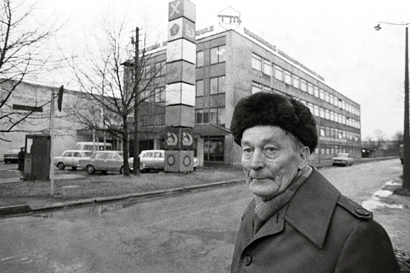 Sotsialistliku töö kangelane, Eesti NSV teeneline ratsionaliseerija J.Lauristini nim. Tallinna Masinatehase lukksepp Hans Liblik.