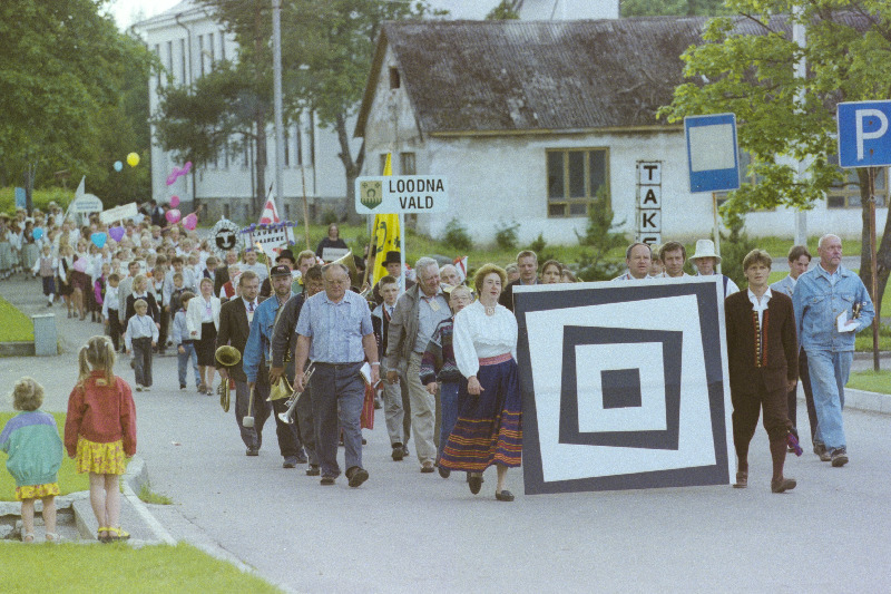 Rapla laulupeo rongkäik.