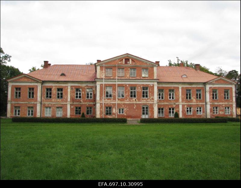 Kabala mõisa peahoone.
