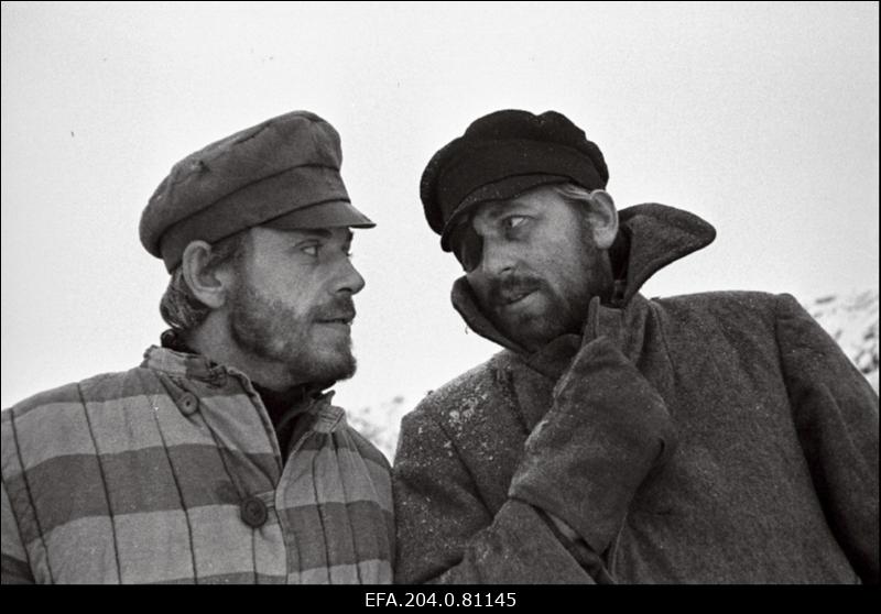 Kaader filmistuudio "Tallinnfilm" mängufilmist "Gladiaator", Laar - Leonhard Merzin (vasakul) ja Joonas Tihu - Kaunase Draamateatri näitleja Vitautas Tomkus.