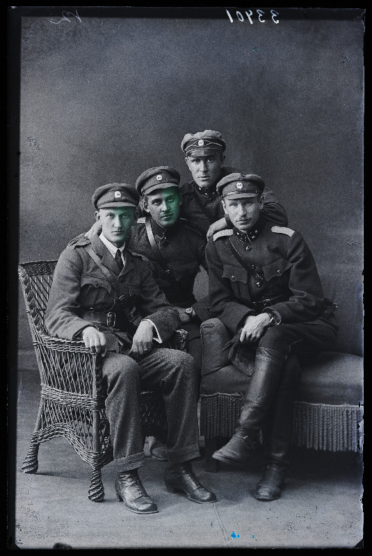 Grupp sõjaväelasi, (foto tellija Ilves).