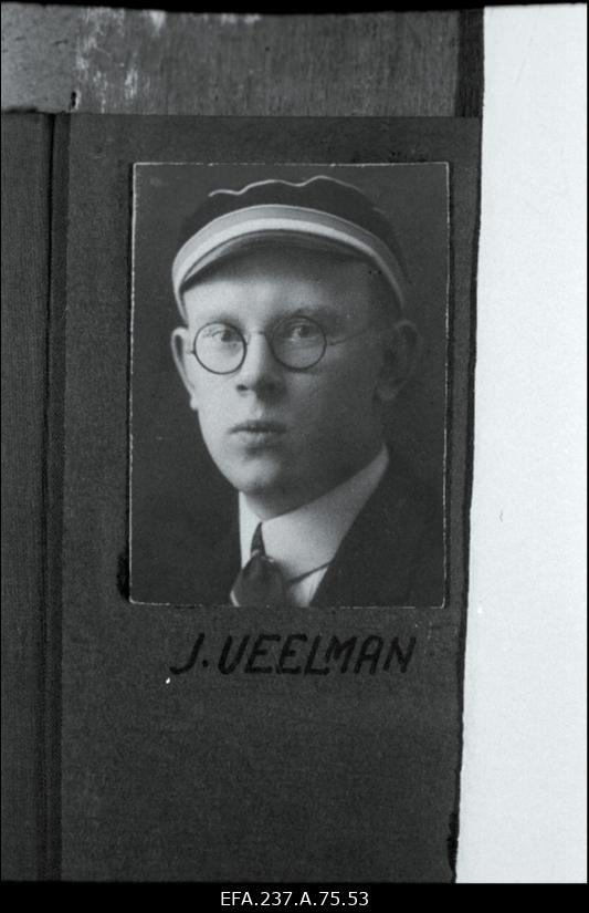 Veelman, Johannes (Veelmaa, Juhan) - korporatsiooni Ugala liige, Taru Ülikooli õigusteaduskonna üliõpilane.
