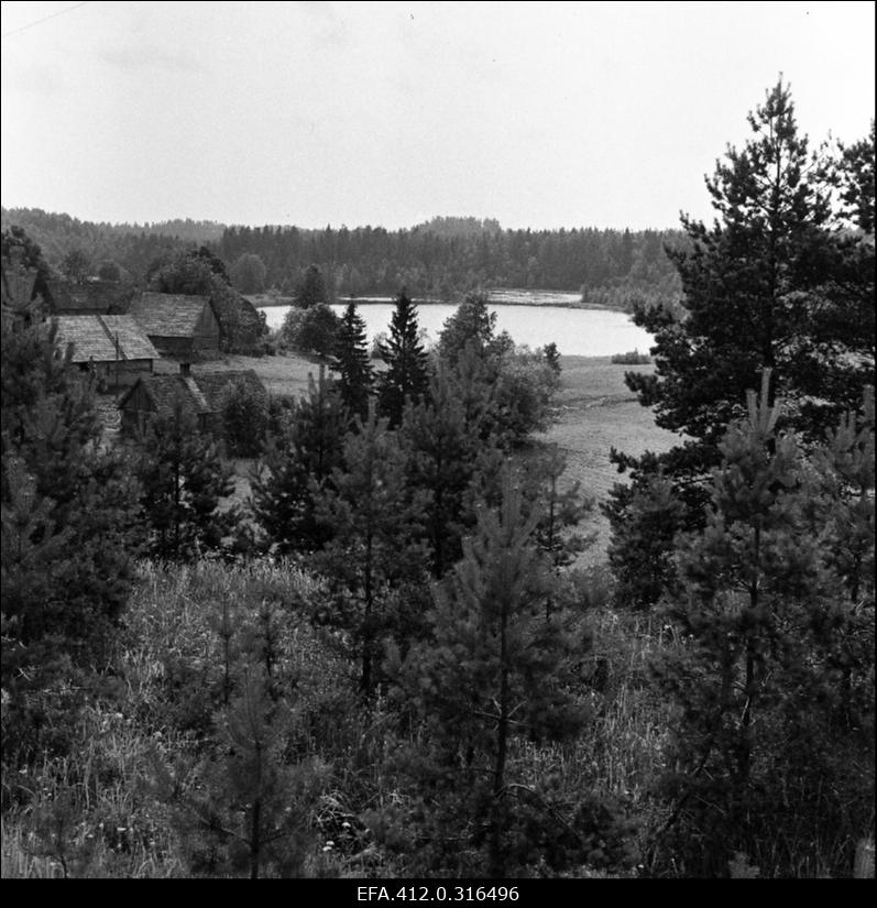 Järv Suure- Munamäe lähistel [Rõuge järv]].