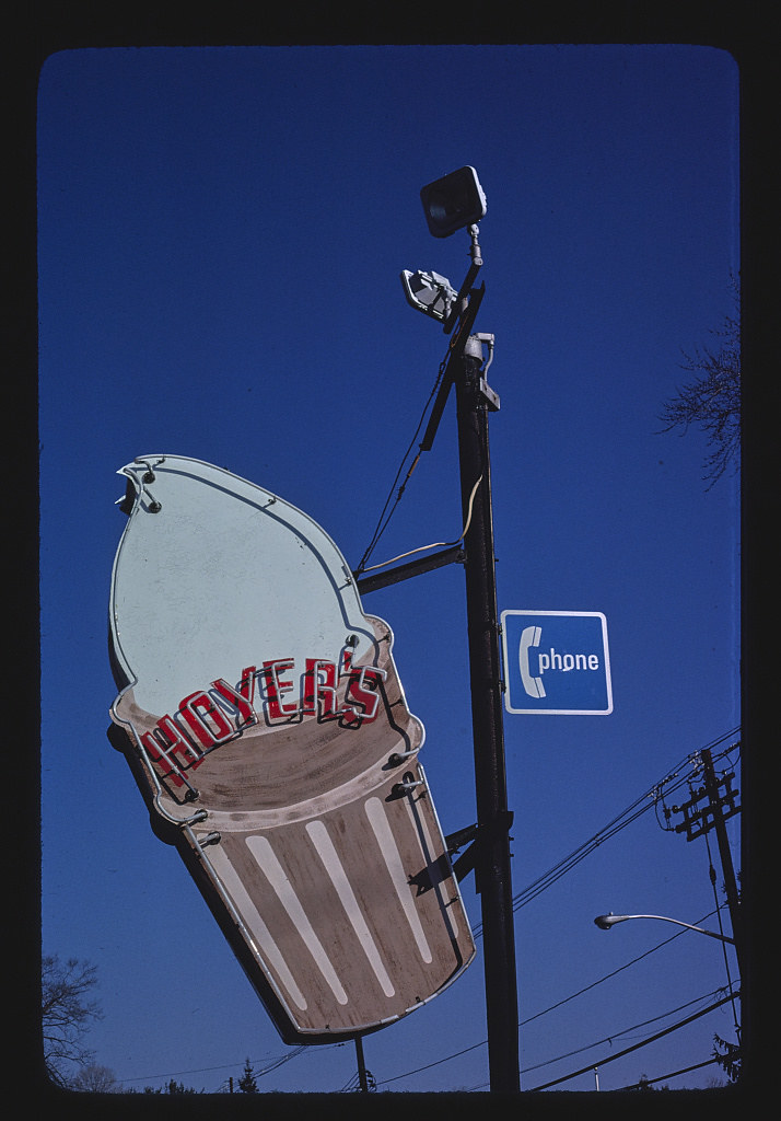 Hoyer's ice cream sign, Rt. 9W, West Haverstraw, New York (LOC)