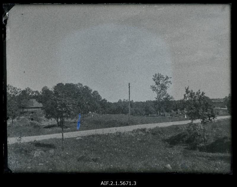 Viljandi khl. Mustivere kl. rauaaja asulakoht 1948.a. kaevam. Vaade kaevamiskohale loodest. Põhjakaevandis kaevajad tööl.