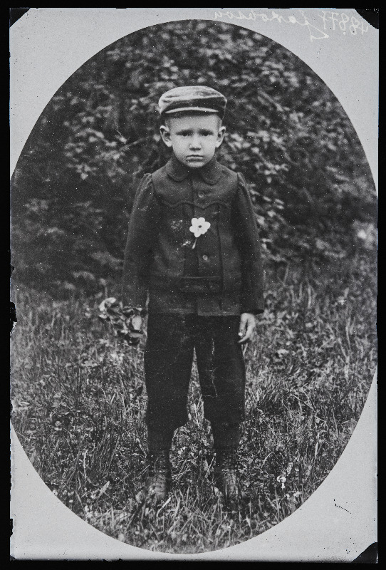 Poiss aias, (28.06.1927 fotokoopia, tellija Jakobson).