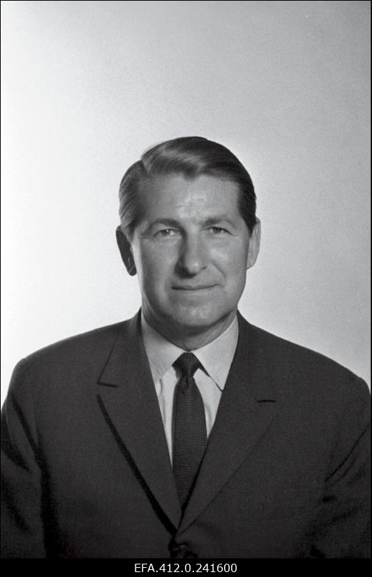 Ajakirja "Kultuur ja Elu" toimetuse töötaja Hamlet Tiits (passipilt).