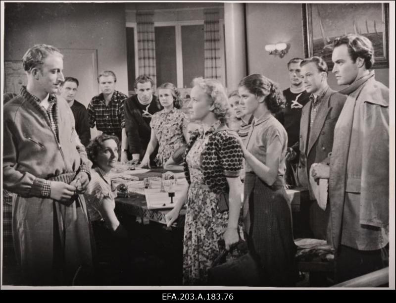 Kaader filmistuudio Tallinnfilm mängufilmist Jahid merel.