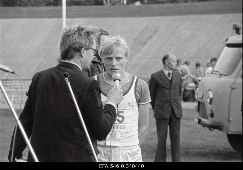 Rahva Hääle Rahvajooks'83.