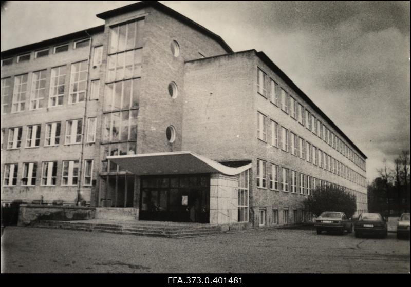Vaade Tartu Tamme Gümnaasiumi hoonele.