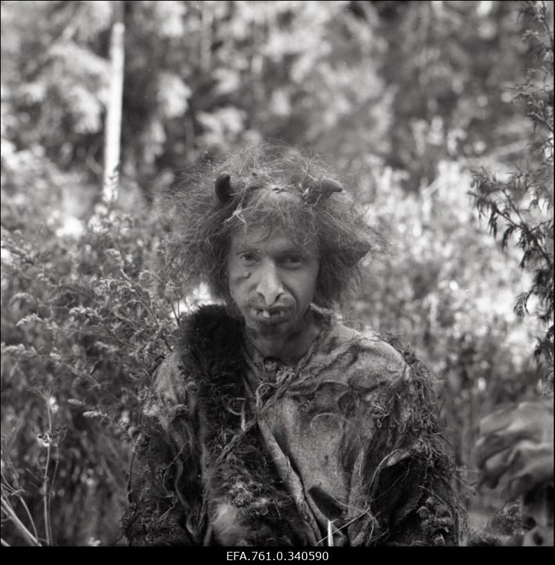 Stuudio "Tallinnfilm" muusikaline lastefilm "Nukitsamees". Urmas Kibuspuu Tölpa rollis.