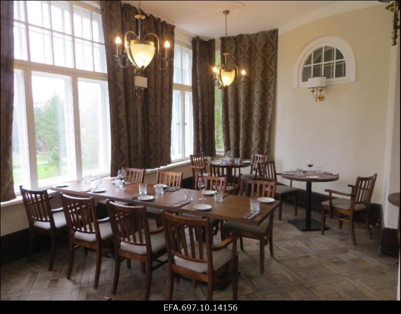Taagepera mõisa peahoone sisevaade. Söögisaal.