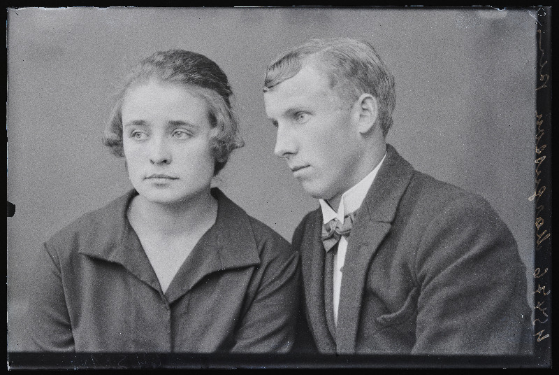 Margusson naisega.