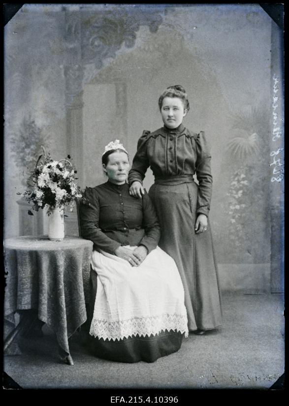 Vanaproua Reimann tütrega.