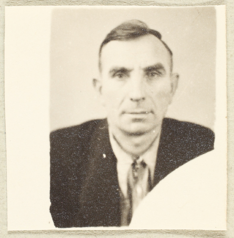 Dokumendifotol Aleksander Küttner