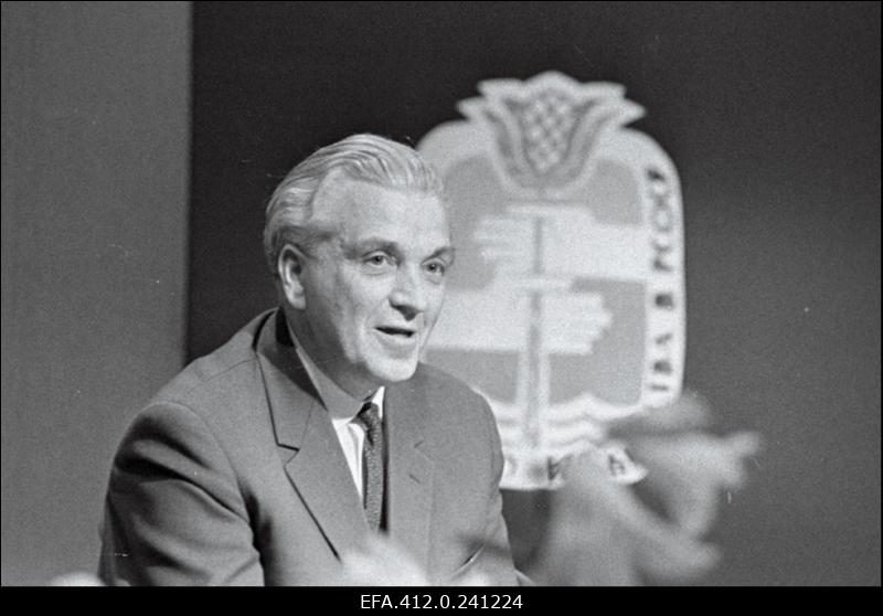 Eesti NSV kultuuriminister Albert Laus.