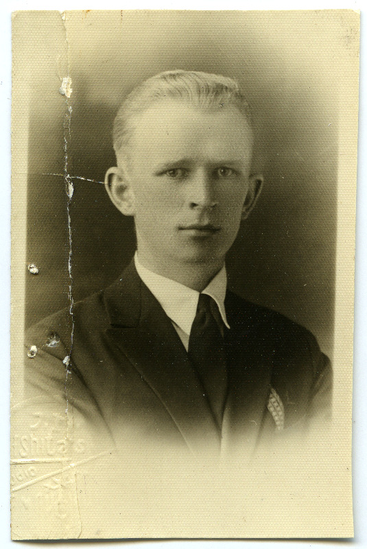 Aleksander Baumann, portreefoto