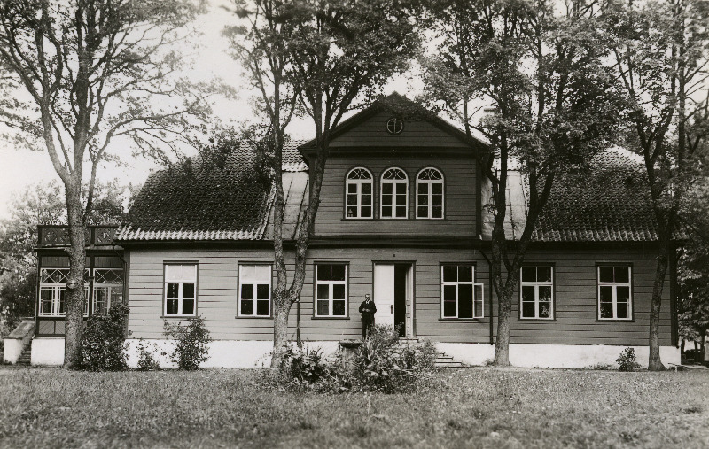 Tartu Ülikooli zoloogia instituudi ja muuseumi juures tegutsenud Kuusnõmme bioloogiajaam.