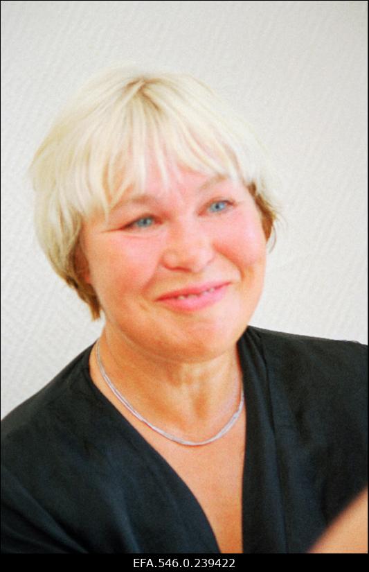 Kirjanik Viivi Luik.