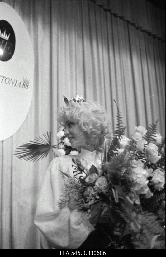 Küünal käes. Üritus Miss Estonia.