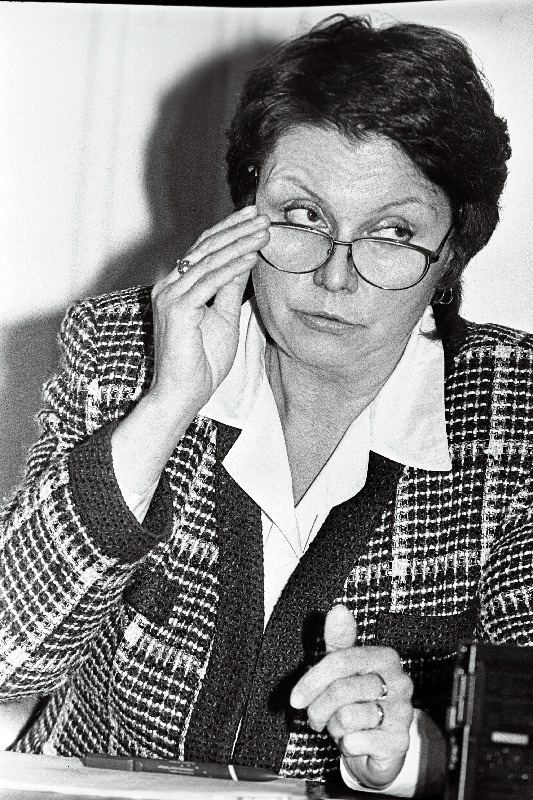 Oviir, Siiri - jurist, Riigikogu keskfraktsiooni liige.