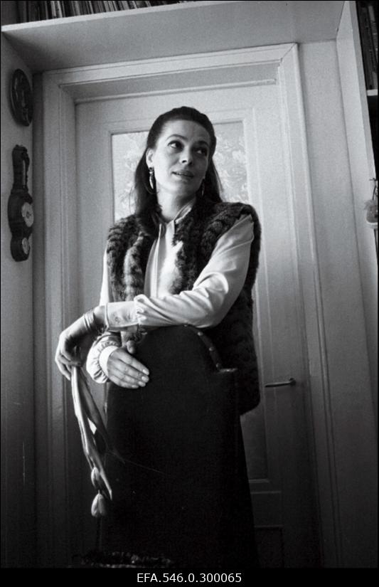 Näitleja Elle Kull.