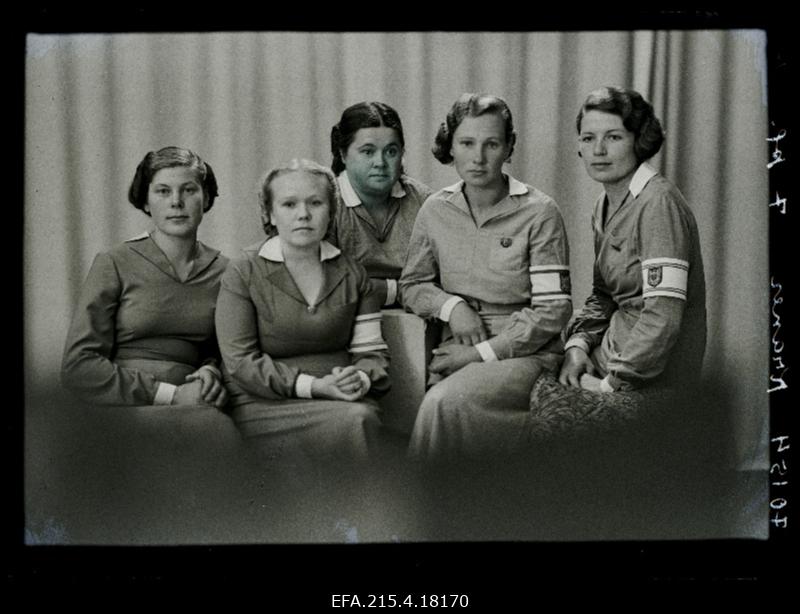 Grupp naiskodukaitsjaid, (foto tellija Kraner).