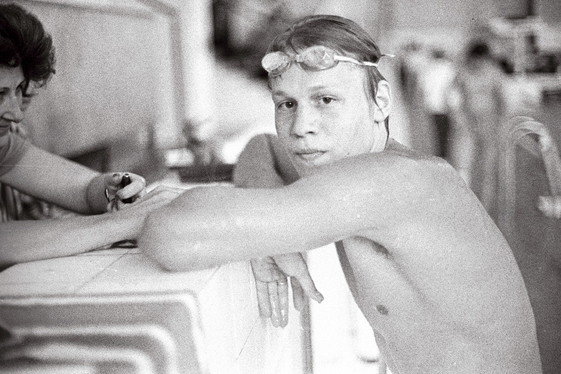 Eesti NSV ujumismeistrivõistlustel 100m liblikujumises võitjaks tulnud Margus Kukk.