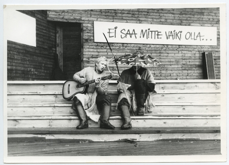 EÜE-85 Viru regiooni kokkutulek Mustjärvel I. Laulab Urmas Reio Vao rühmast