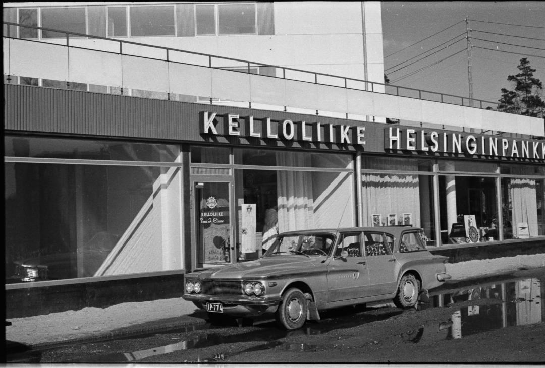 Kelloliike T:mi J. Rinne ja Helsingin pankki Siltakadulla