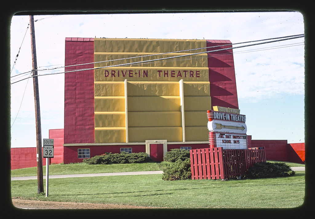 Drive-in Theater, Route 32, Kenosha, Wisconsin (LOC)