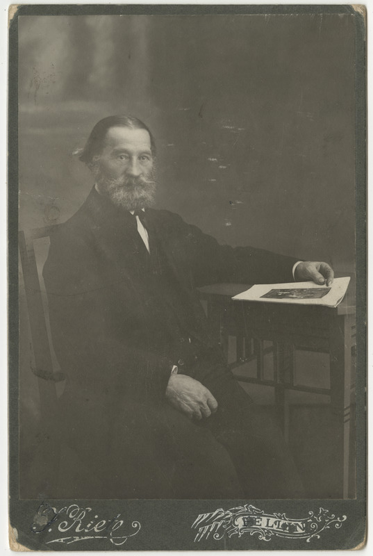 Tõnis Rosenberg, Eestis Taagepera koguduse köster aastatel 1859-1927, portreefoto