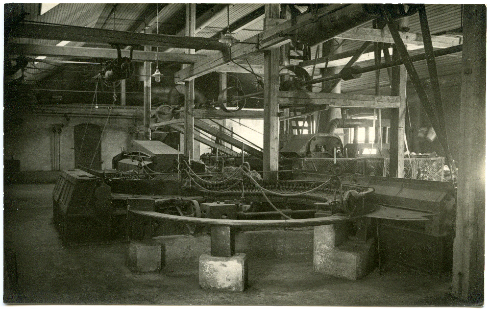 Abja Värnitsa- ja Linatööstuse Ühisuse tehasehoone sisevaade.