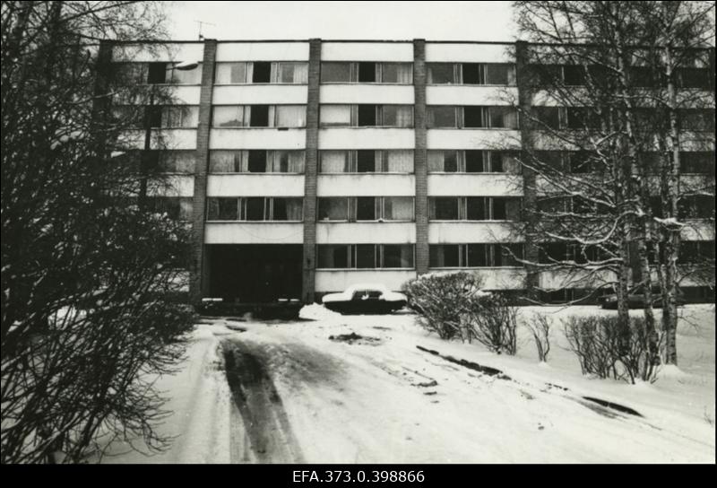 Vaade hoonele Västriku tänaval, kus viies toas asub Eesti Noorsoo Algatuskeskus.