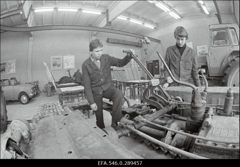 M.Aitsami nim Maakutsekeskkool nr 29.